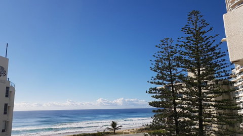 Surfers Chalet - Your Accommodation 21