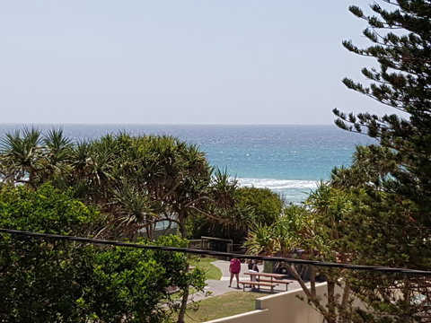 Surfers Chalet - Your Accommodation 28