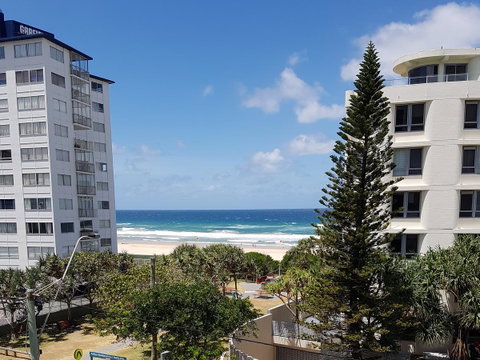 Surfers Chalet - Your Accommodation 29