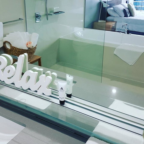 Circle Luxury Holidays - Your Accommodation 24