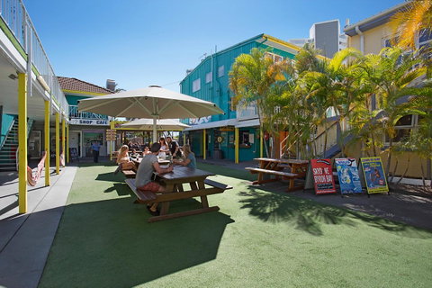 Backpackers In Paradise 18-35 Hostel - Your Accommodation 15