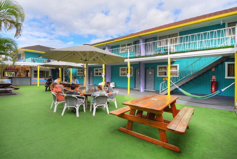 Backpackers In Paradise 18-35 Hostel - Your Accommodation 2