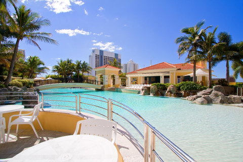Mantra Towers Of Chevron - Your Accommodation 1