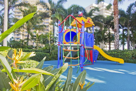 Mantra Towers Of Chevron - Your Accommodation 8