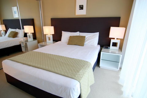 Mantra Towers Of Chevron - Your Accommodation 14