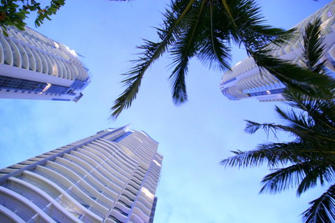 Mantra Towers Of Chevron - Your Accommodation 4