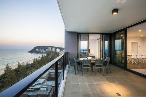 Boardwalk Burleigh Beach - Official - Your Accommodation 9