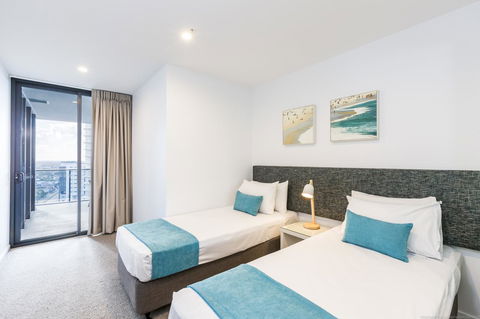 Boardwalk Burleigh Beach - Official - Your Accommodation 10