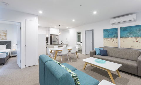 Boardwalk Burleigh Beach - Official - Your Accommodation 42