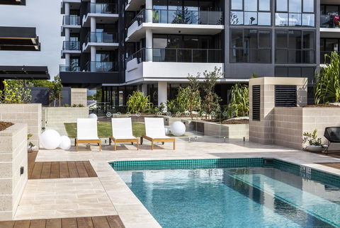 Boardwalk Burleigh Beach - Official - Your Accommodation 3