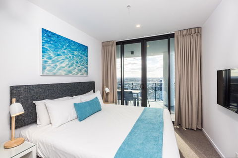 Boardwalk Burleigh Beach - Official - Your Accommodation 13