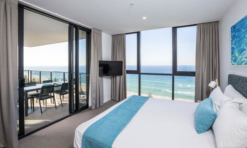 Boardwalk Burleigh Beach - Official - Your Accommodation 4