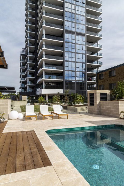 Boardwalk Burleigh Beach - Official - Your Accommodation 5