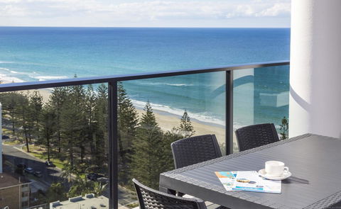 Boardwalk Burleigh Beach - Official - Your Accommodation 20