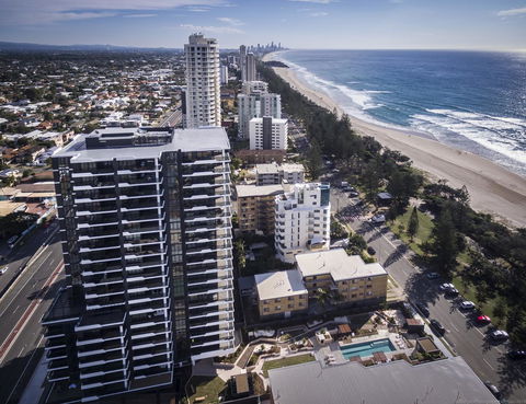 Boardwalk Burleigh Beach - Official - Your Accommodation 41