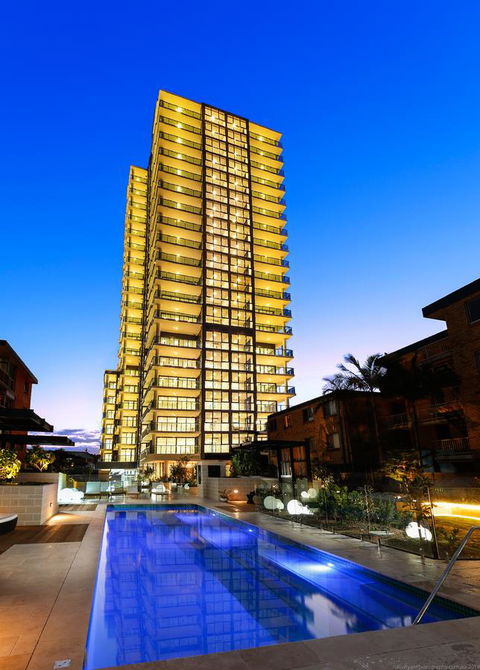 Boardwalk Burleigh Beach - Official - Your Accommodation 7