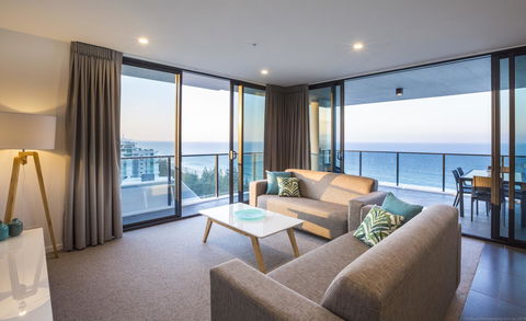 Boardwalk Burleigh Beach - Official - Your Accommodation 6