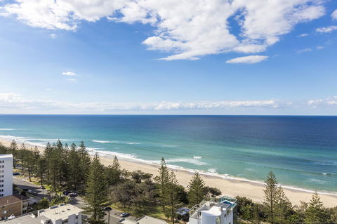 Boardwalk Burleigh Beach - Official - Your Accommodation 14
