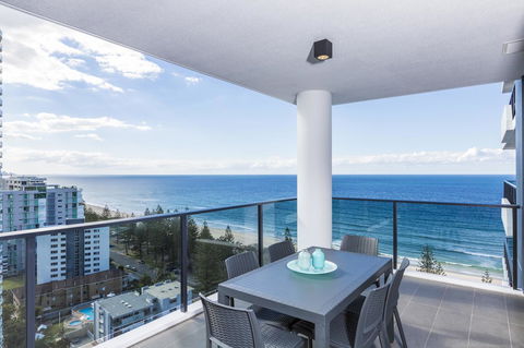 Boardwalk Burleigh Beach - Official - Your Accommodation 22