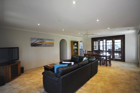 Bribie Island Canal Holiday Destination! - Your Accommodation 3
