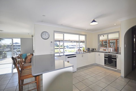 Bribie Island Canal Holiday Destination! - Your Accommodation 6