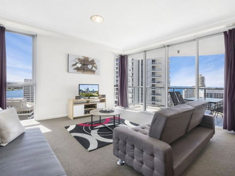 Beach Stay - Ocean & Riverview Resort Chevron Renaissance Central Surfers Paradise - Your Accommodation 3