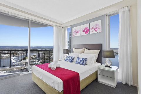 Beach Stay - Ocean & Riverview Resort Chevron Renaissance Central Surfers Paradise - Your Accommodation 8