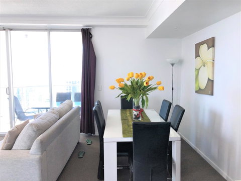 Beach Stay - Ocean & Riverview Resort Chevron Renaissance Central Surfers Paradise - Your Accommodation 4