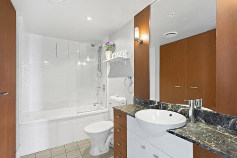 Beach Stay - Ocean & Riverview Resort Chevron Renaissance Central Surfers Paradise - Your Accommodation 6