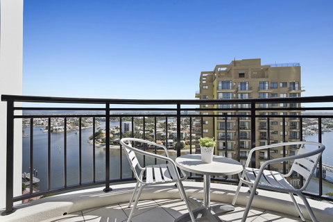 Beach Stay - Ocean & Riverview Resort Chevron Renaissance Central Surfers Paradise - Your Accommodation 13
