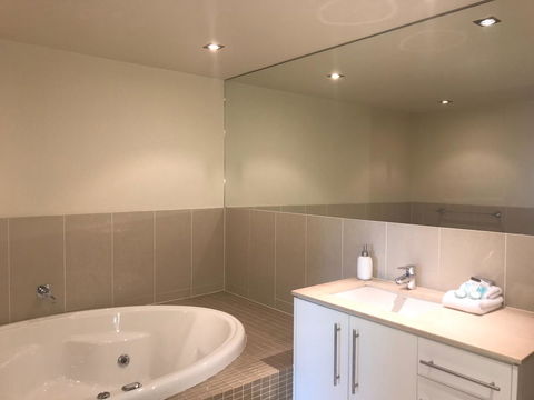 Proximity Waterfront Apartments - Your Accommodation 12