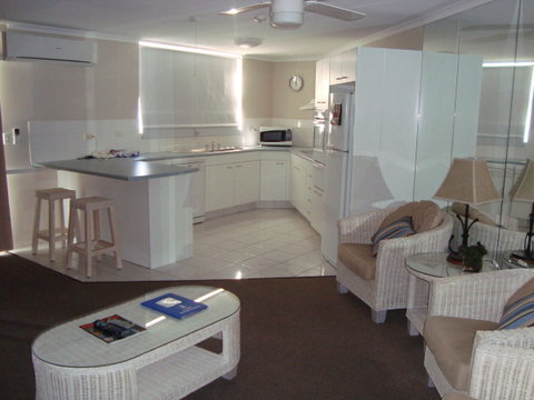 Grosvenor Beachfront Apartments Surfers Paradise - Your Accommodation 14