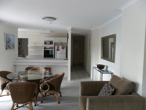 Grosvenor Beachfront Apartments Surfers Paradise - Your Accommodation 5