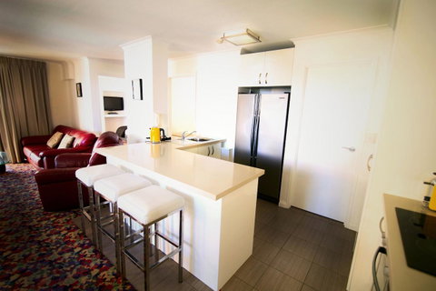 Grosvenor Beachfront Apartments Surfers Paradise - Your Accommodation 4