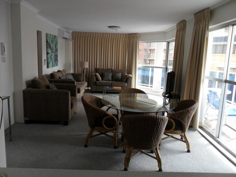 Grosvenor Beachfront Apartments Surfers Paradise - Your Accommodation 23
