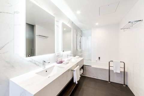 Sage Hotel James Street - Your Accommodation 16