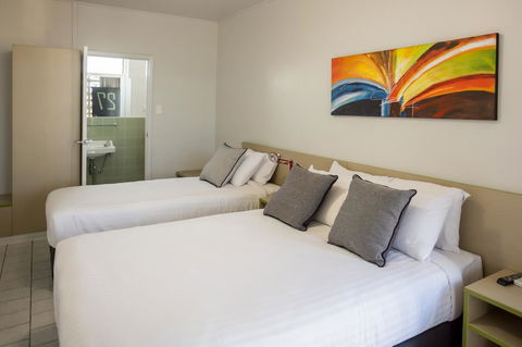 Nightcap At Emerald Star Hotel - Your Accommodation 41