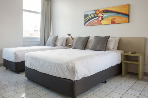 Nightcap At Emerald Star Hotel - Your Accommodation 24