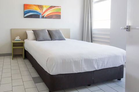 Nightcap At Emerald Star Hotel - Your Accommodation 21