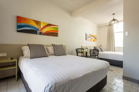 Nightcap At Emerald Star Hotel - Your Accommodation 0