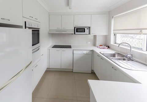 Le Beach Apartments - Your Accommodation 25