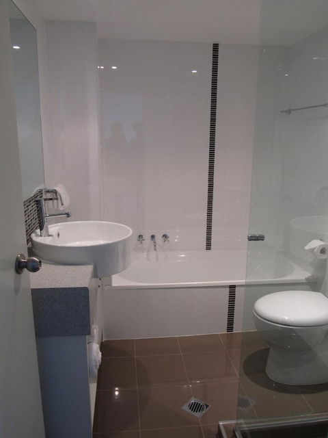 Le Beach Apartments - Your Accommodation 14