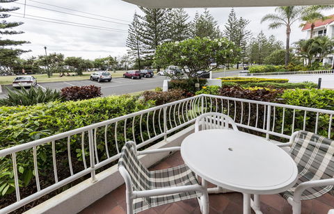 Le Beach Apartments - Your Accommodation 6