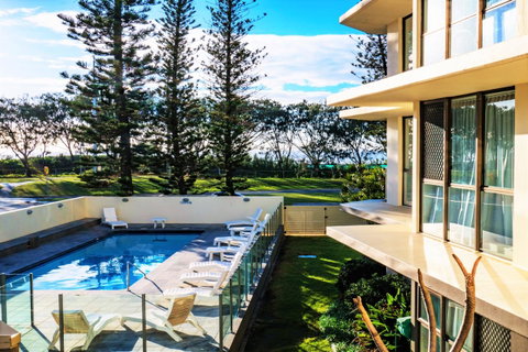 Seacrest Beachfront Apartments Surfers Paradise - Your Accommodation 40
