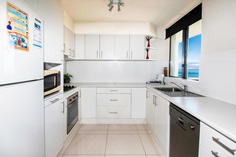 Seacrest Beachfront Apartments Surfers Paradise - Your Accommodation 23