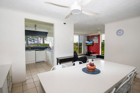 Seacrest Beachfront Apartments Surfers Paradise - Your Accommodation 14