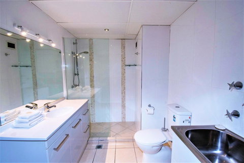 Seacrest Beachfront Apartments Surfers Paradise - Your Accommodation 15