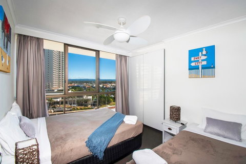 Seacrest Beachfront Apartments Surfers Paradise - Your Accommodation 3