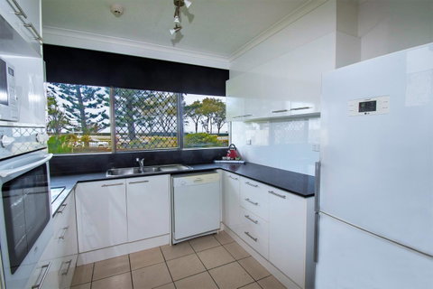 Seacrest Beachfront Apartments Surfers Paradise - Your Accommodation 12