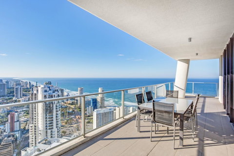 Mantra Circle On Cavill - Your Accommodation 10